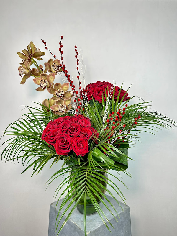 Red Roe Kırmızı Güller ve Cymbidium