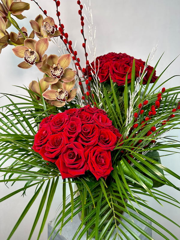 Red Roe Kırmızı Güller ve Cymbidium