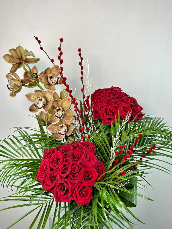 Red Roe Kırmızı Güller ve Cymbidium