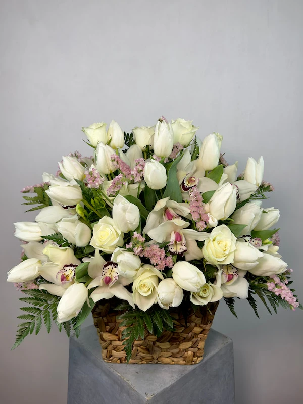 Hera Deluxe Sepette Beyaz Aranjman