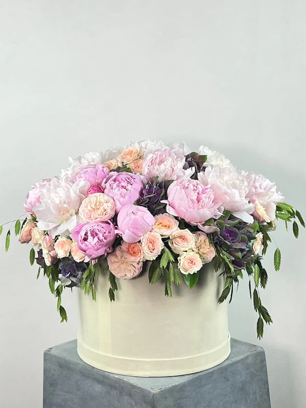 Pluffy Şakayık Kutu Aranjman