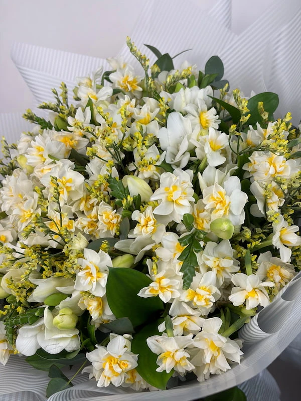 Claire Nergis Buketi