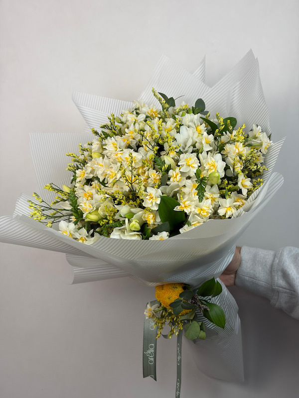 Claire Nergis Buketi